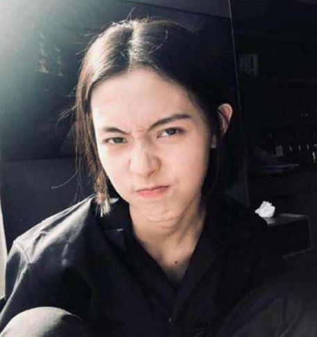 赵佳丽出道前微博照及个人资料